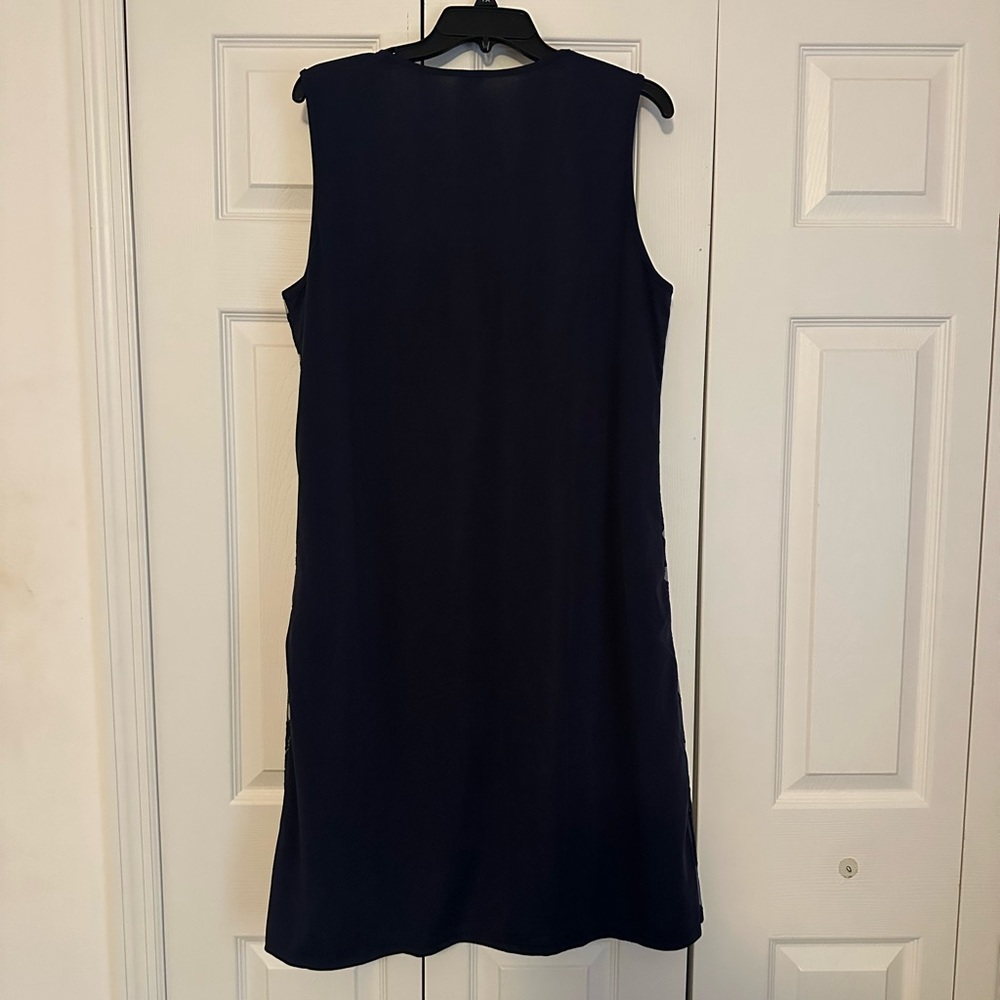 Elegant Navy Sleeveless Dress - Picture 4 of 4